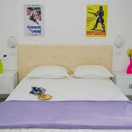 La Piccola Casa Del Cinema *